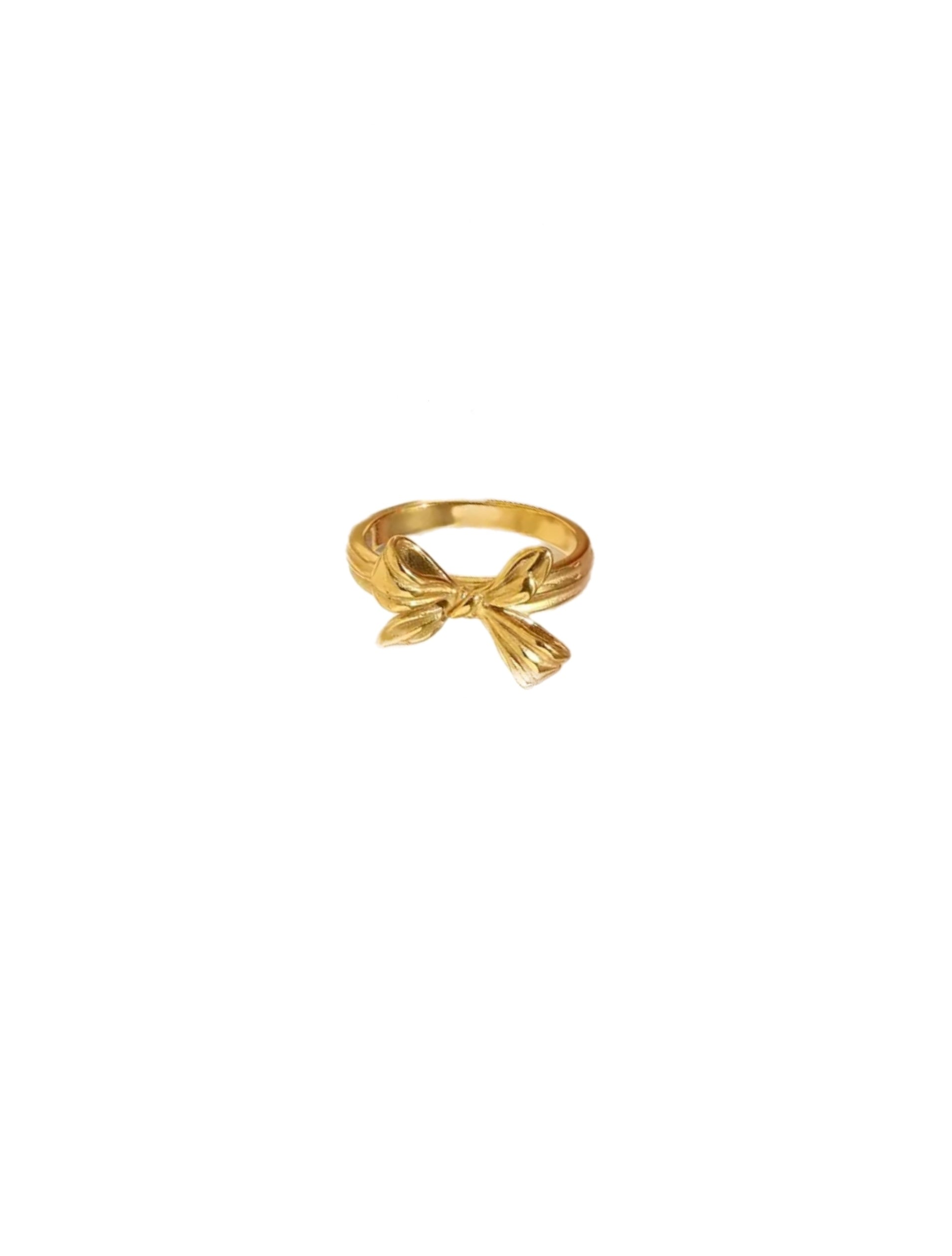 Ring with bow